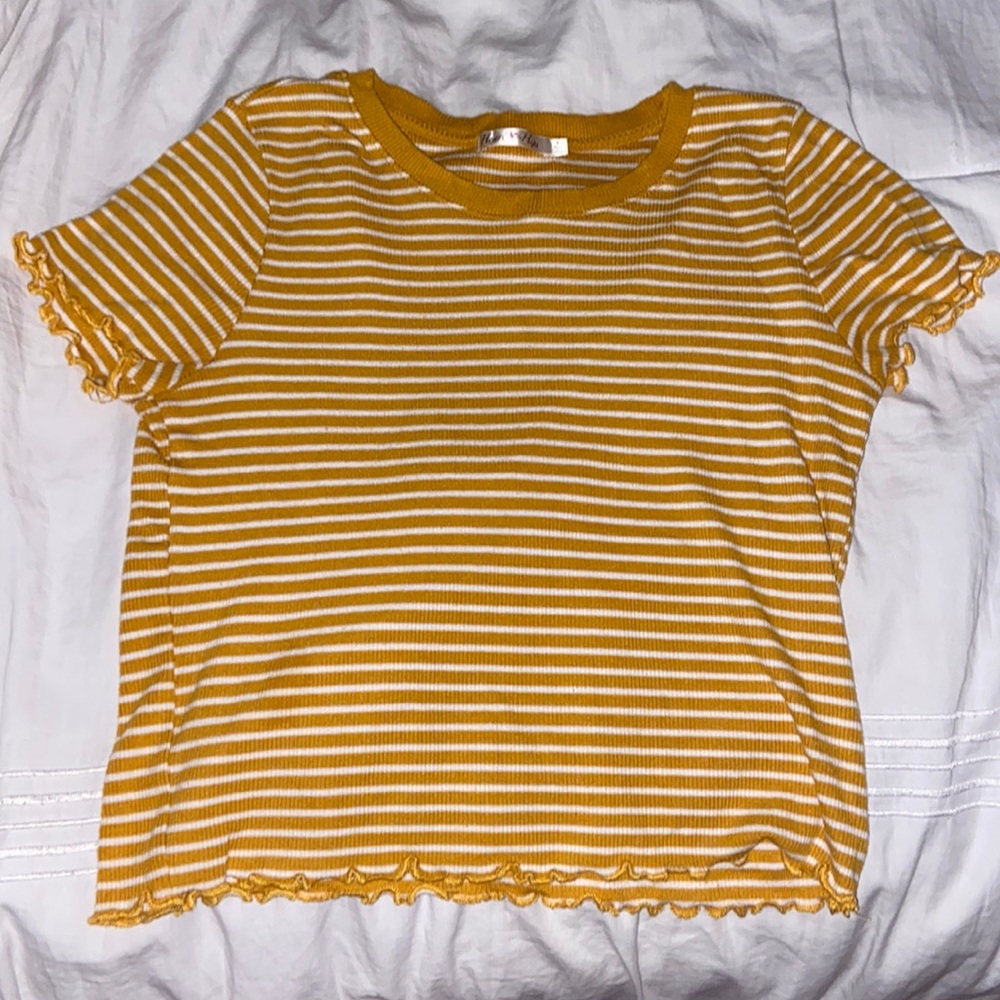 Striped ruffled tee